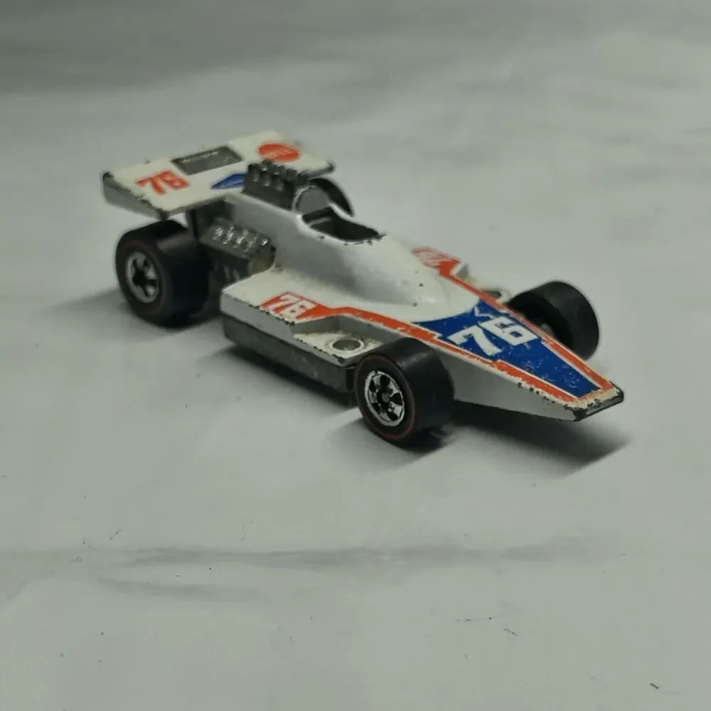 Hot Wheels Redline 1975 Formula 5000 #76 Race Car White Enamel Race Car
